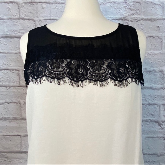 Forever 21 Lace Trimmed Button Back Tank Blouse M - Picture 2 of 11